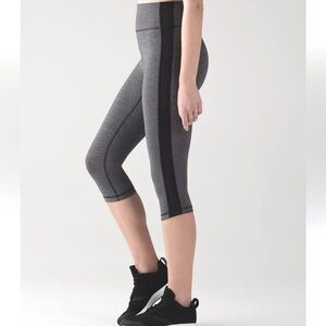 Lululemon Like New Squad Goals Crop 17" in Heathered Black Size 4